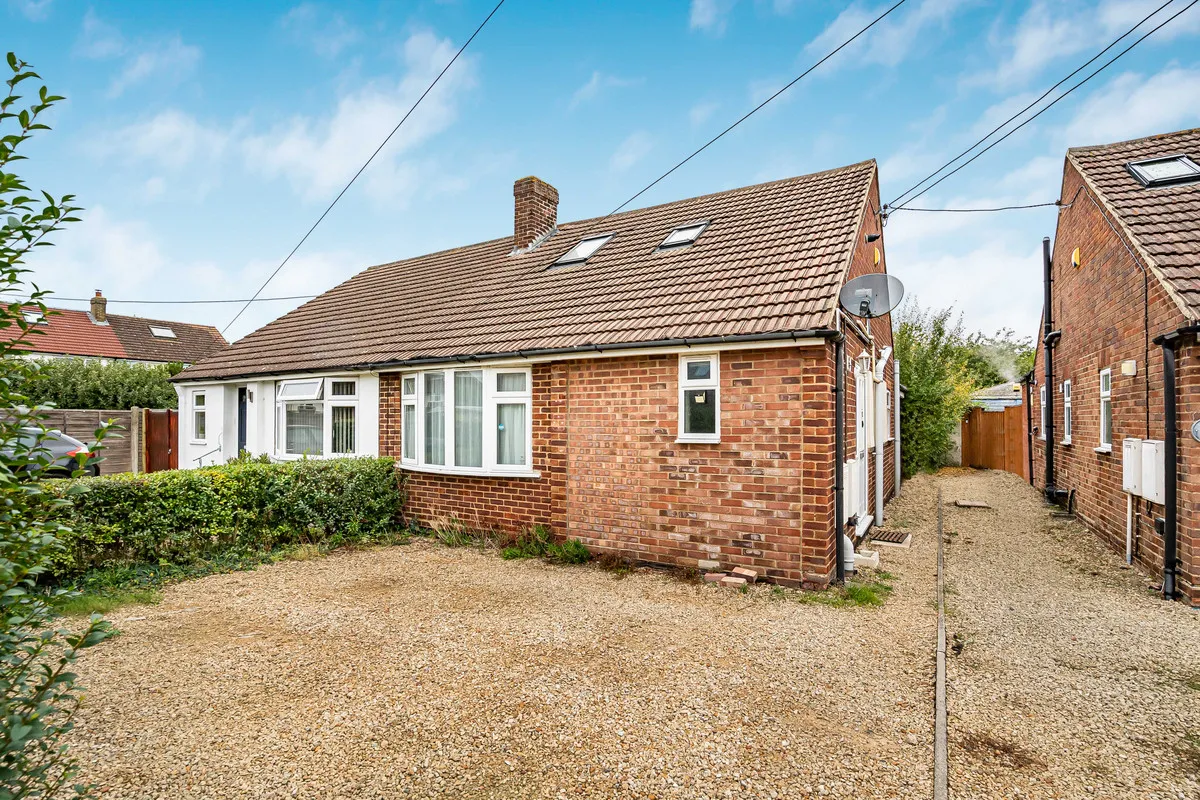 2 bed house for sale, Churchill Road, Kidlington