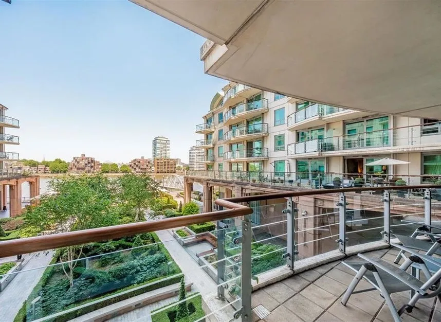 2 bed flat for sale, St. George Wharf, Vauxhall, SW8