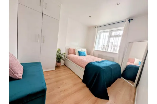 Evesham Road, Morden, photo 9