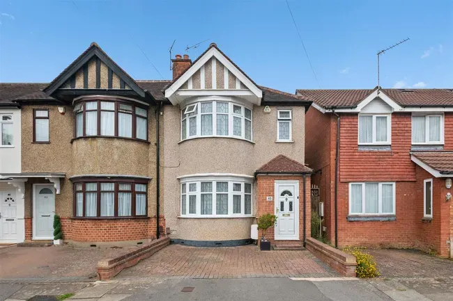 3 bed house for sale — Filey Waye, Ruislip