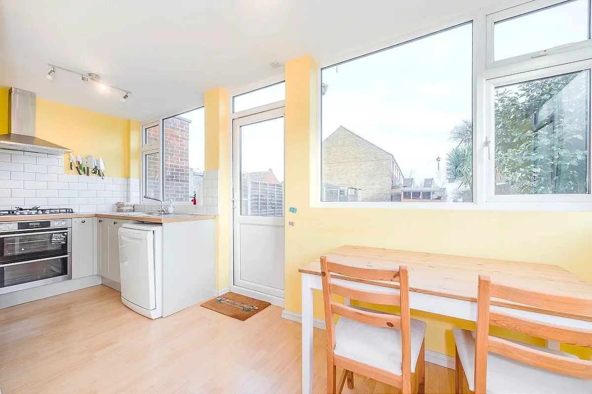 Wyfields, Ilford, Essex, IG5 0XJ, photo 11