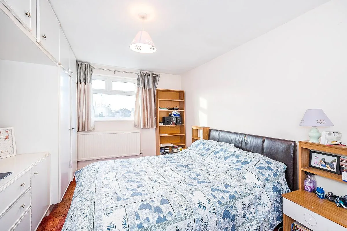Wyfields, Ilford, Essex, IG5 0XJ, photo 13