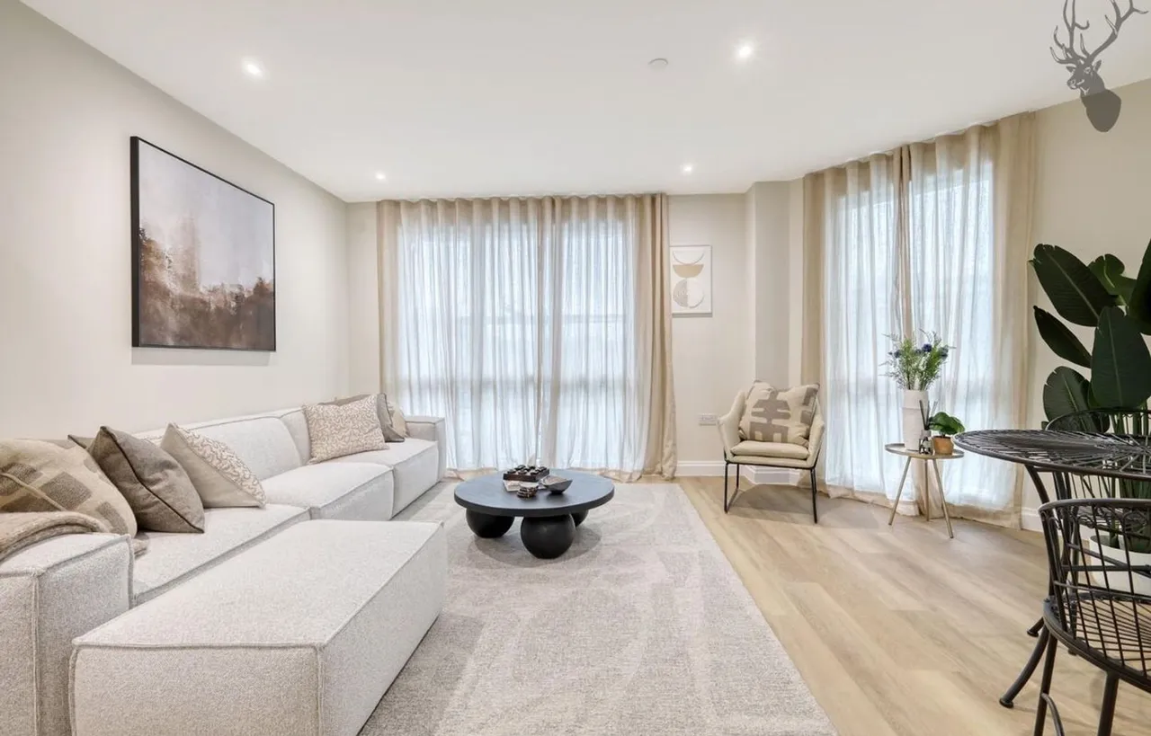 High Road, Chigwell, IG7, photo 6