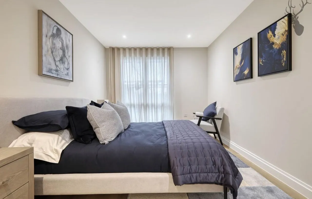 High Road, Chigwell, IG7, photo 13