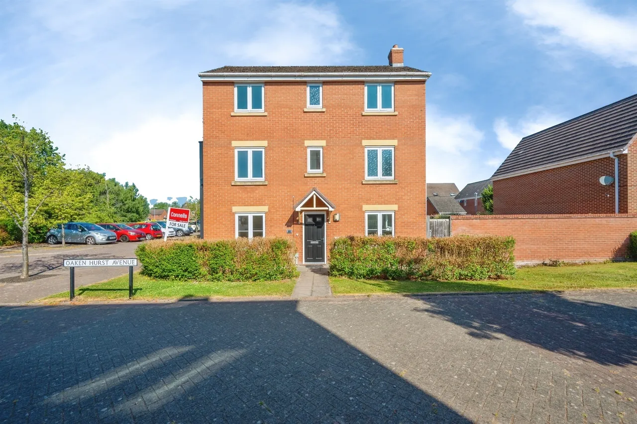 4 bed house for sale — Oaken Hurst Avenue, Hawksyard, Rugeley