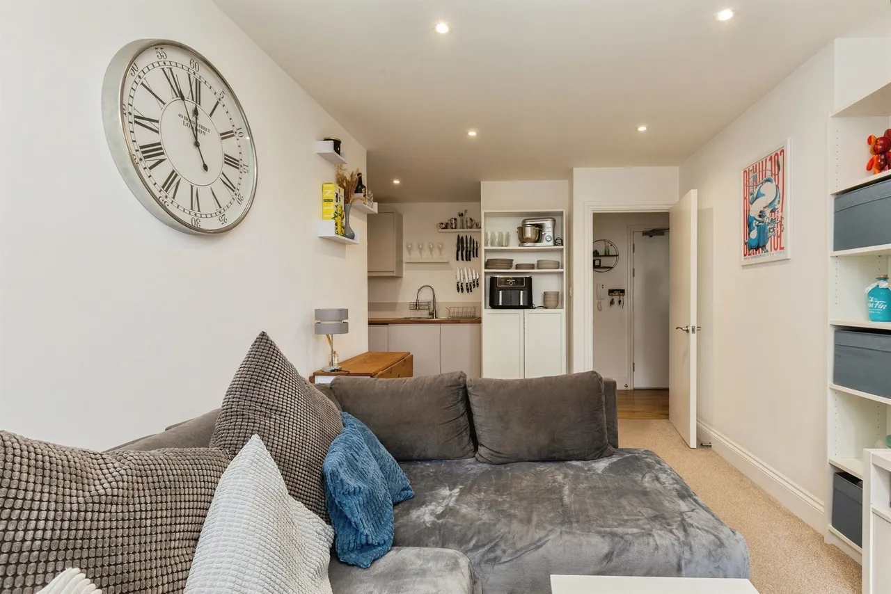 Walton Street, Aylesbury, HP21, photo 11