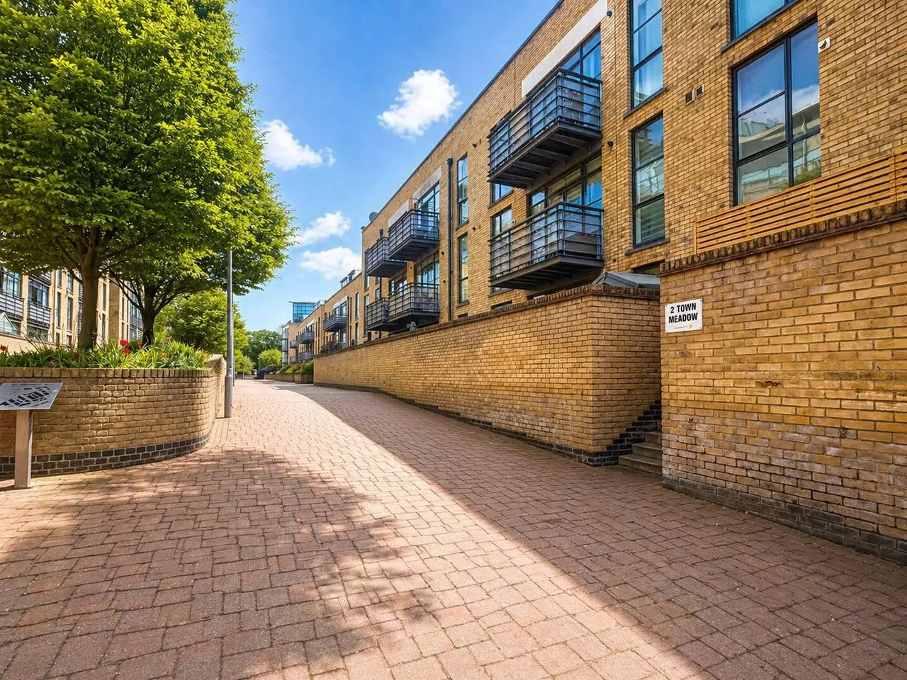 1 bed flat for sale, Town Meadow, Brentford, TW8