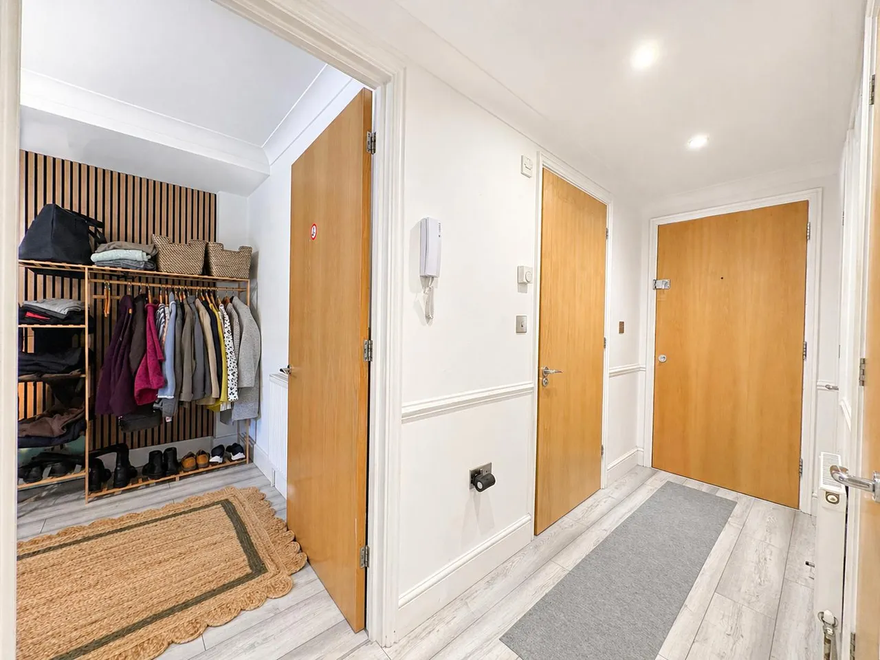 Town Meadow, Brentford, TW8, photo 12