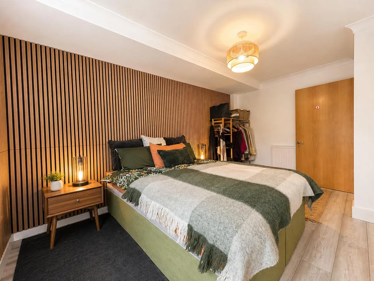 Town Meadow, Brentford, TW8, photo 10