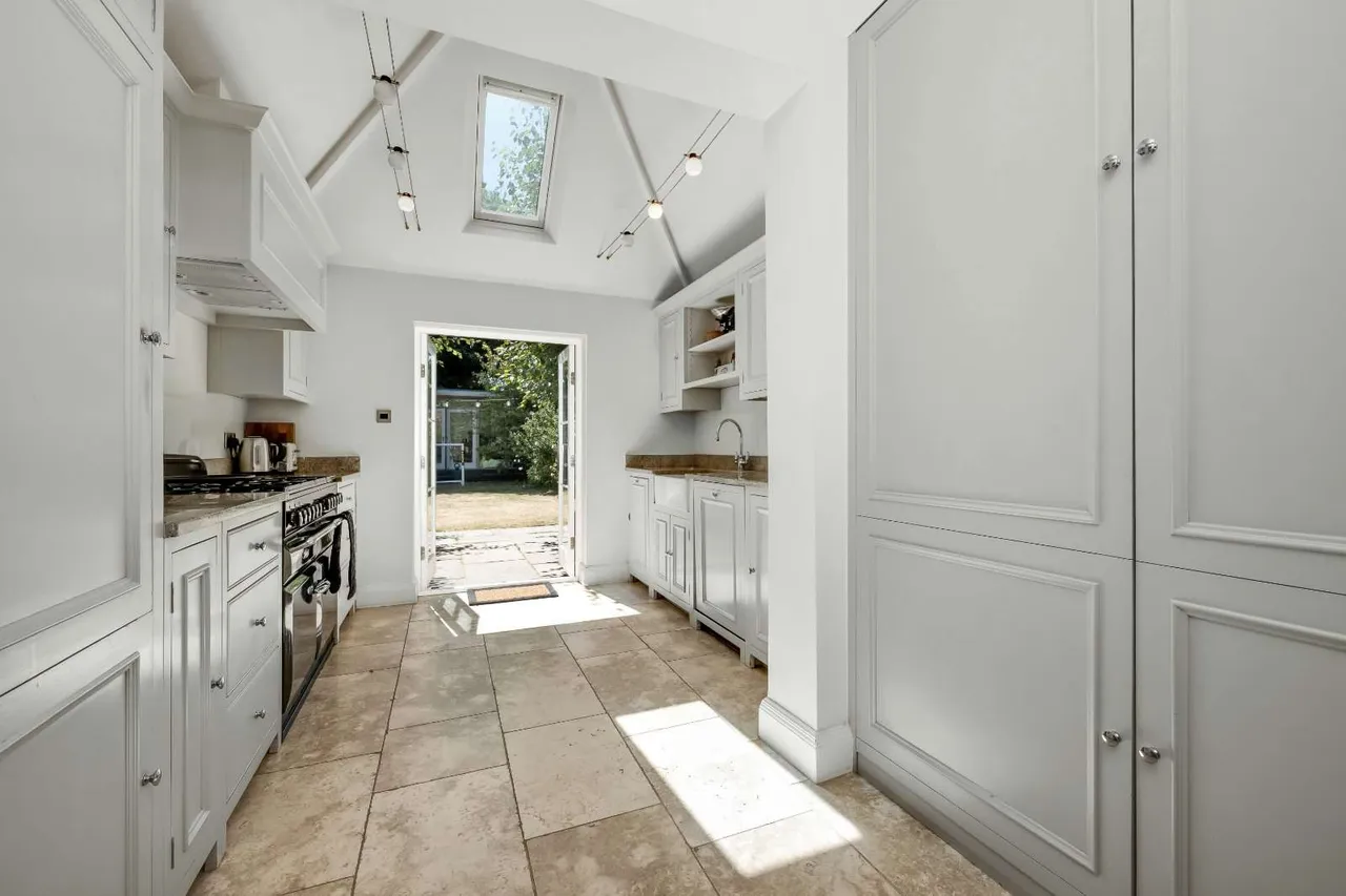 Westville Road, Thames Ditton, Surrey, KT7 0UH, photo 8