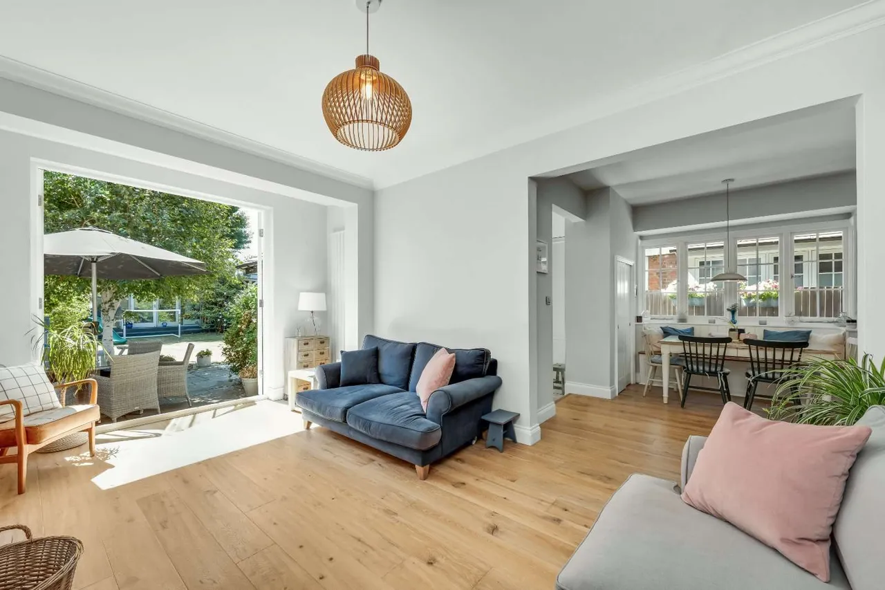 Westville Road, Thames Ditton, Surrey, KT7 0UH, photo 11