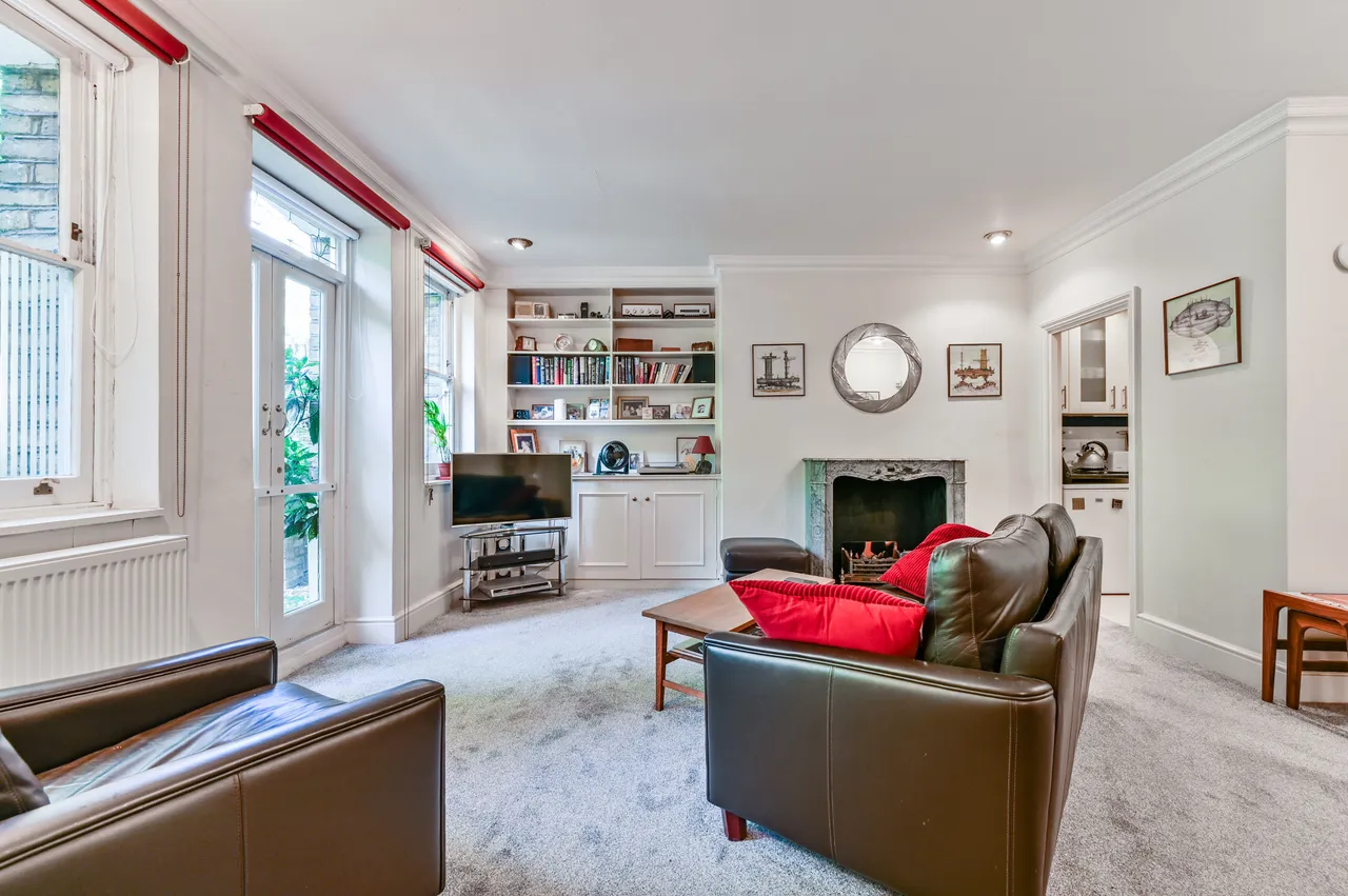 Garden Flat, 4 Camden Terrace, London, photo 11