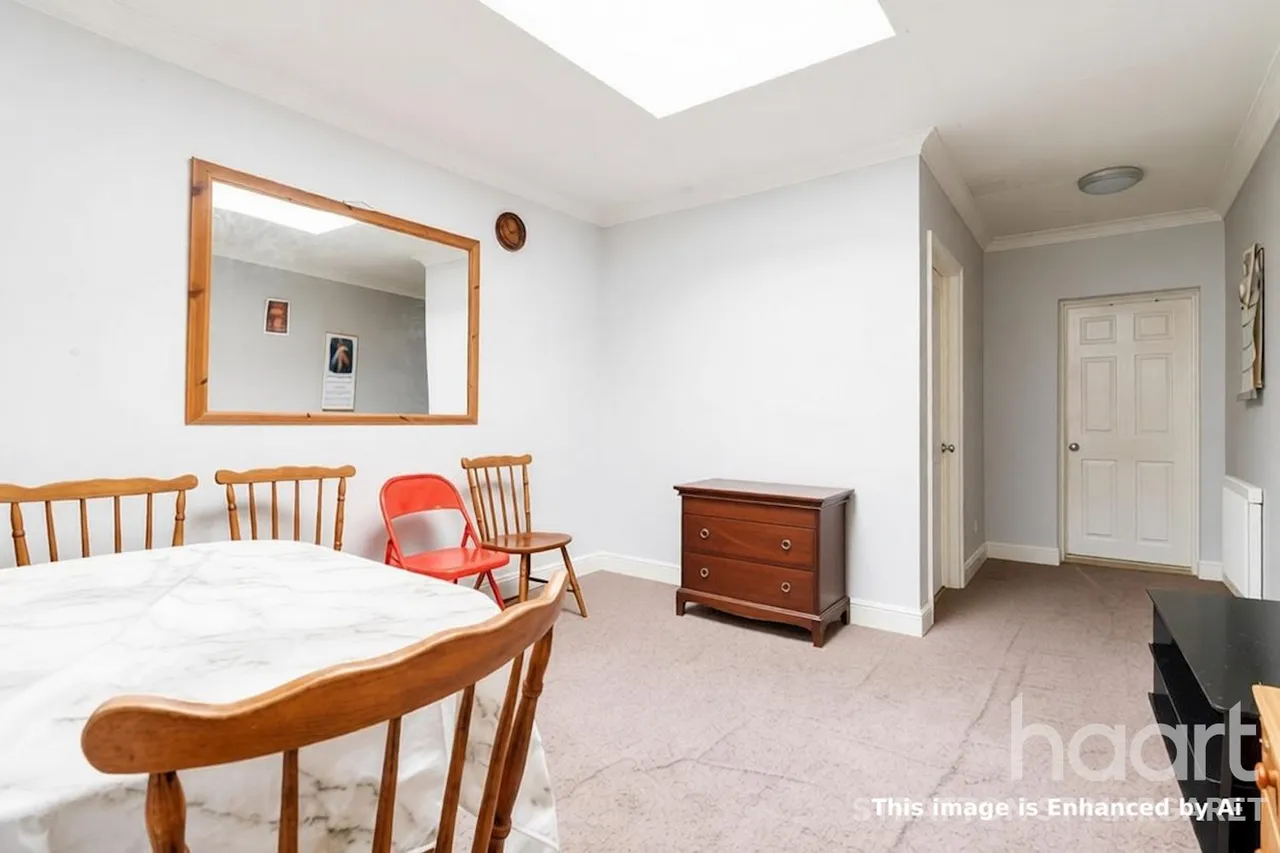 Salisbury Street, Swindon, SN1, photo 3