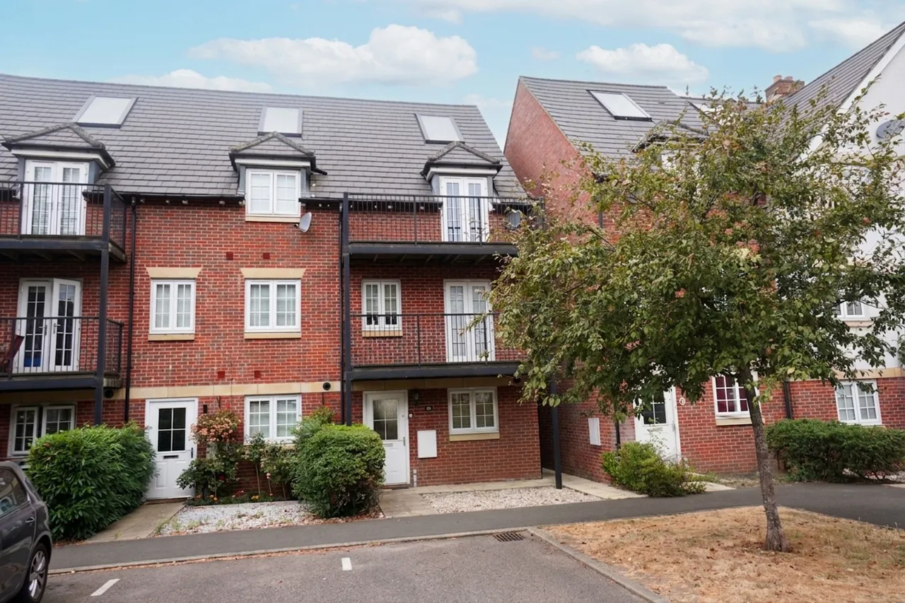 4 bed house for sale, Kingshill Drive, High Wycombe, HP13