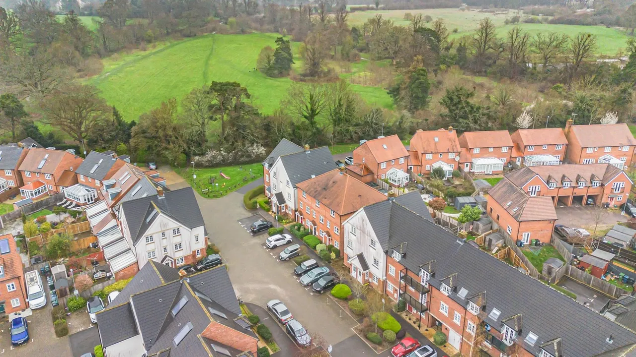 Kingshill Drive, High Wycombe, HP13, photo 17