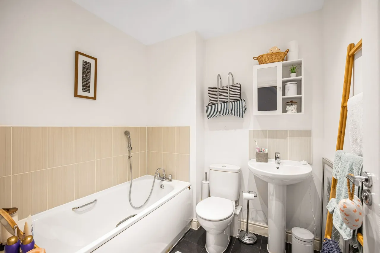 Kingshill Drive, High Wycombe, HP13, photo 15