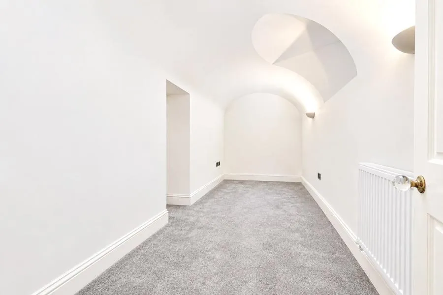 Brunswick Square, BS2, photo 5