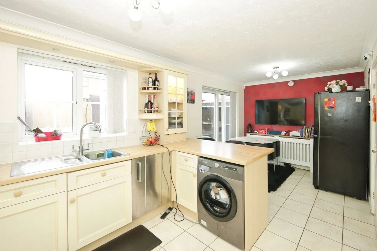 Northbourne Drive, Nuneaton, Warwickshire, CV11, photo 5