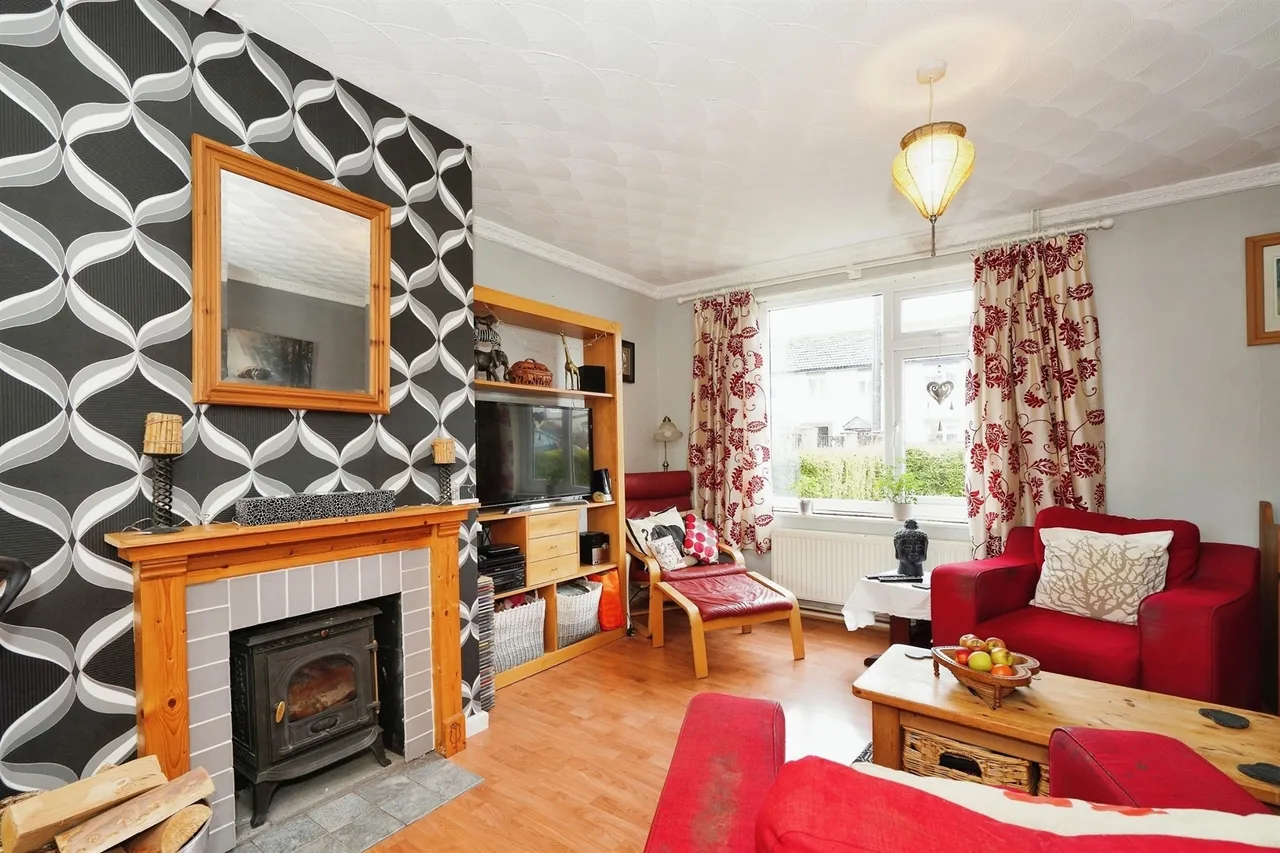 Queens Avenue, Highworth, Swindon, photo 2