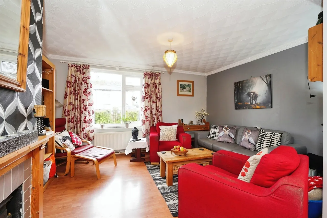 Queens Avenue, Highworth, Swindon, photo 6