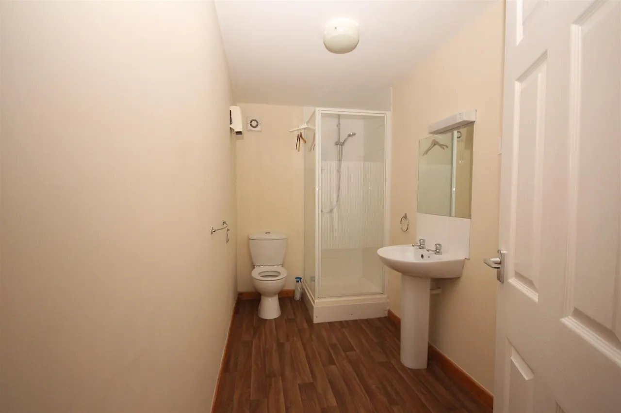 Glenmore Road, photo 6