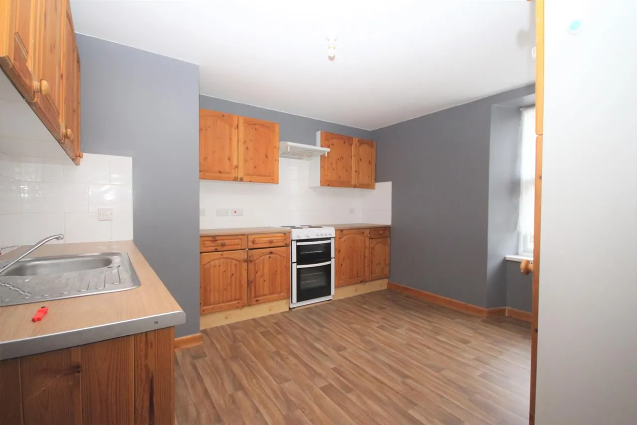 Glenmore Road, photo 11