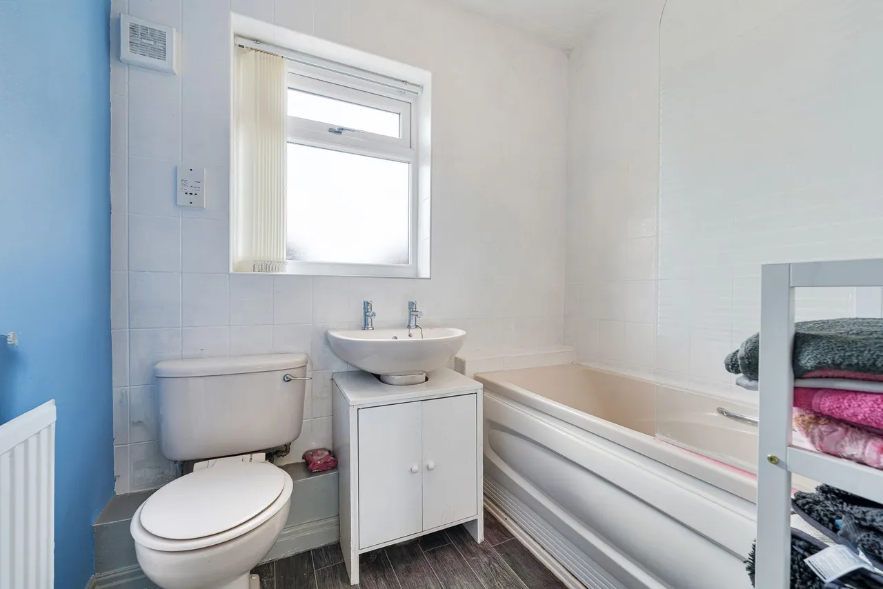 Flander Close, Widnes, Widnes, WA8 4GD, photo 17