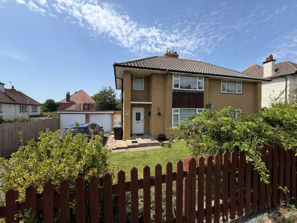 2 bed flat for sale, Glyne Ascent, Bexhill on Sea