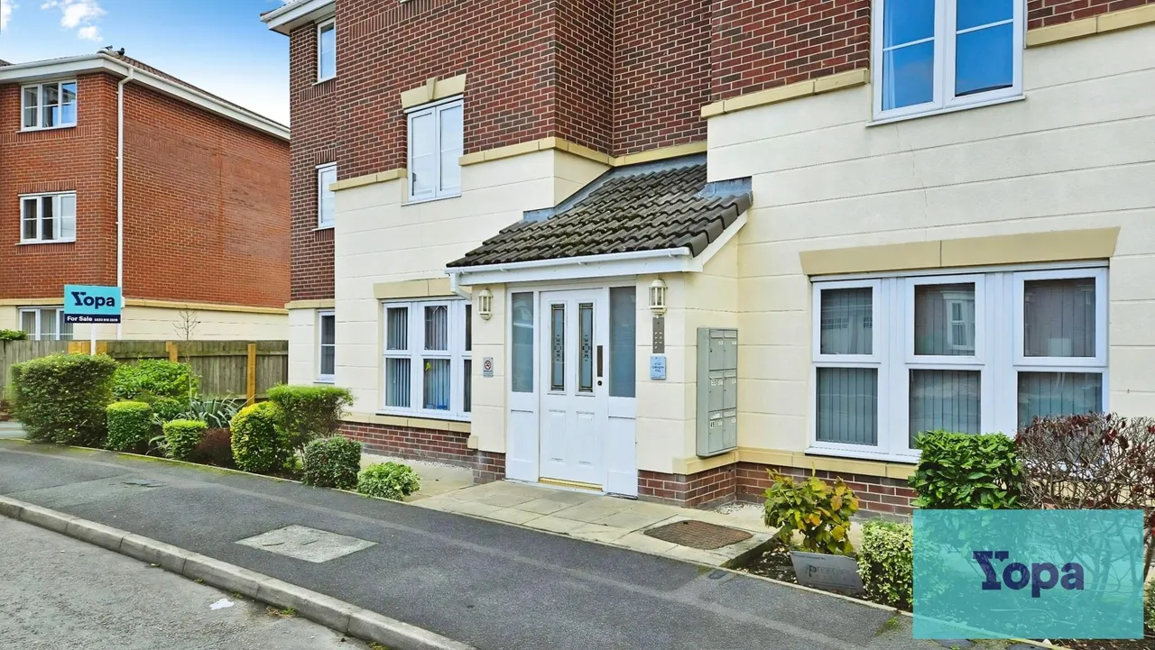 2 bed flat for sale, Chillington Way, Norton Heights, ST6