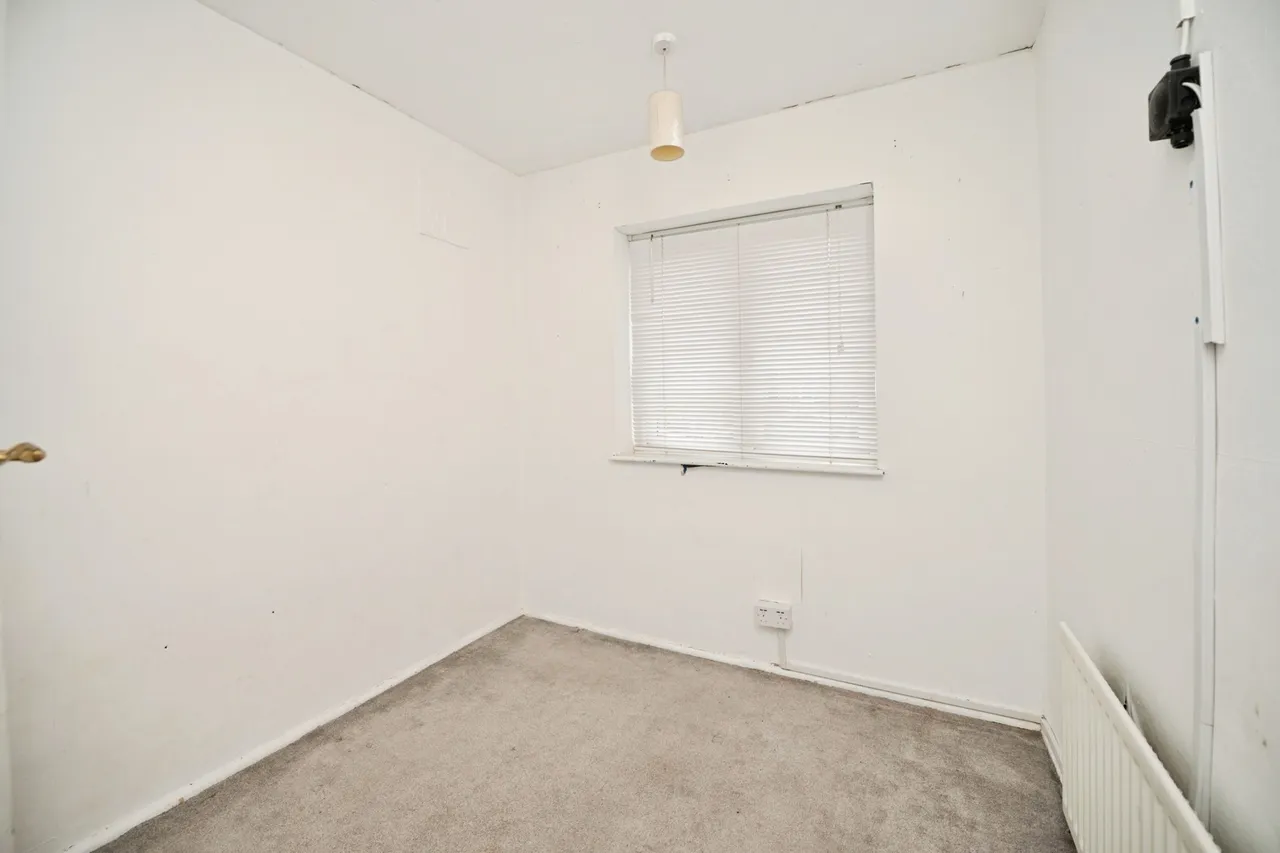 Warden Avenue, Romford, RM5, photo 12