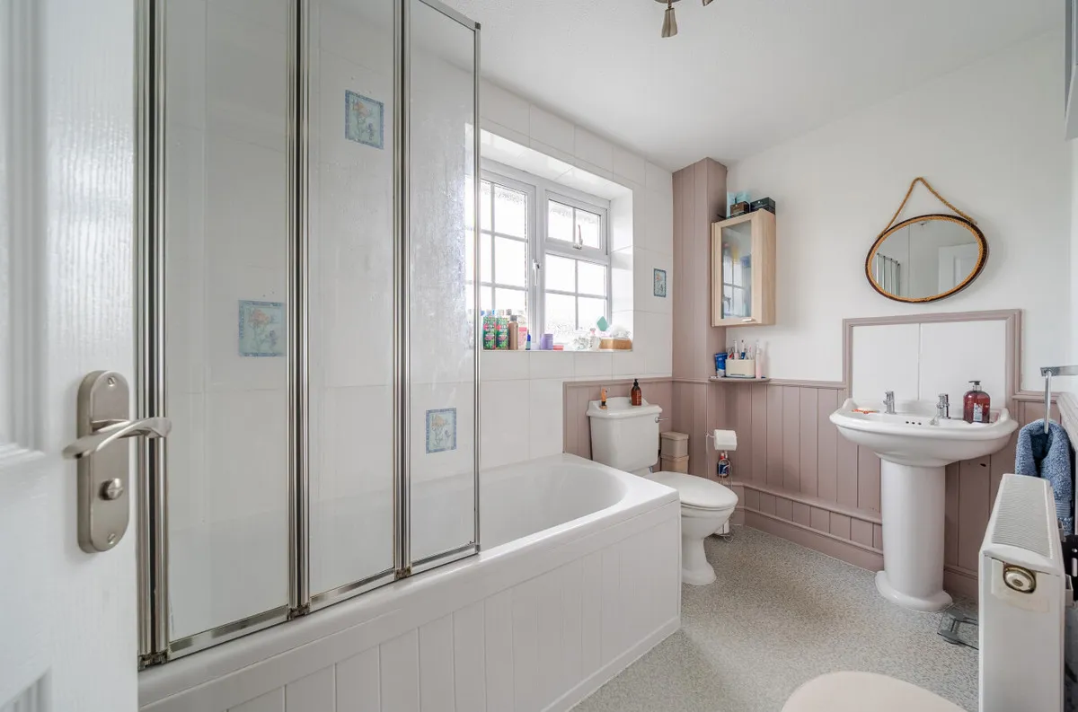 Storrington, RH20 3NZ, photo 11