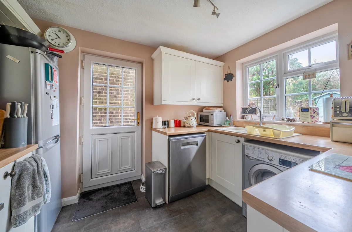Storrington, RH20 3NZ, photo 5