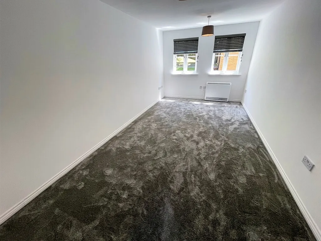 Coopers Court, photo 2