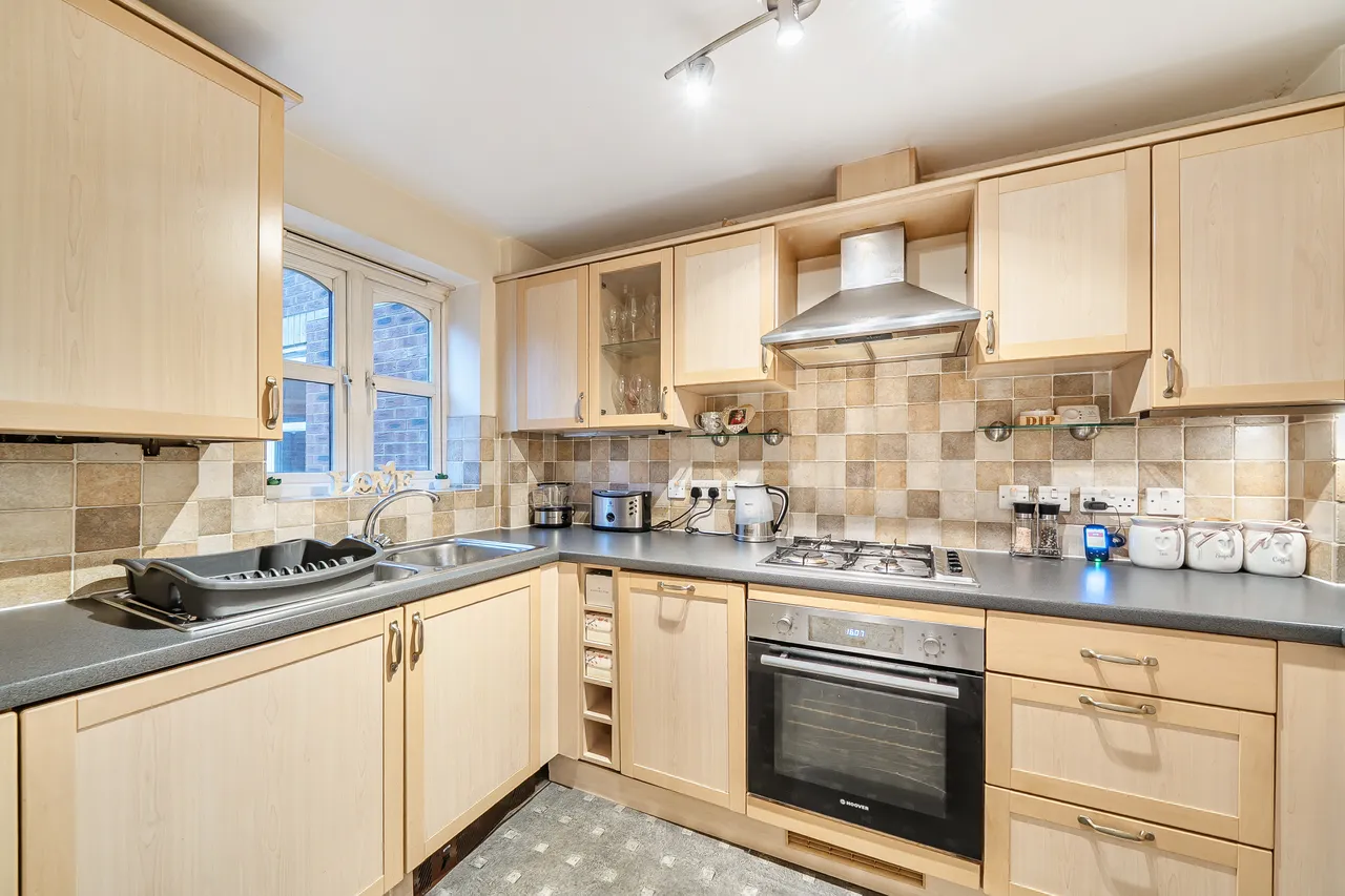 Woodfield Road, Thames Ditton, KT7, photo 3