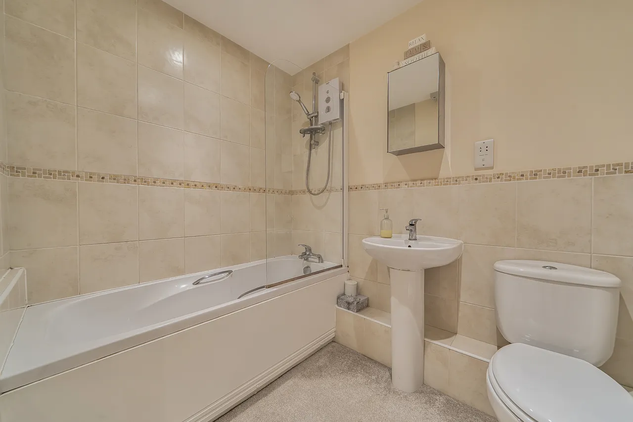 Woodfield Road, Thames Ditton, KT7, photo 6