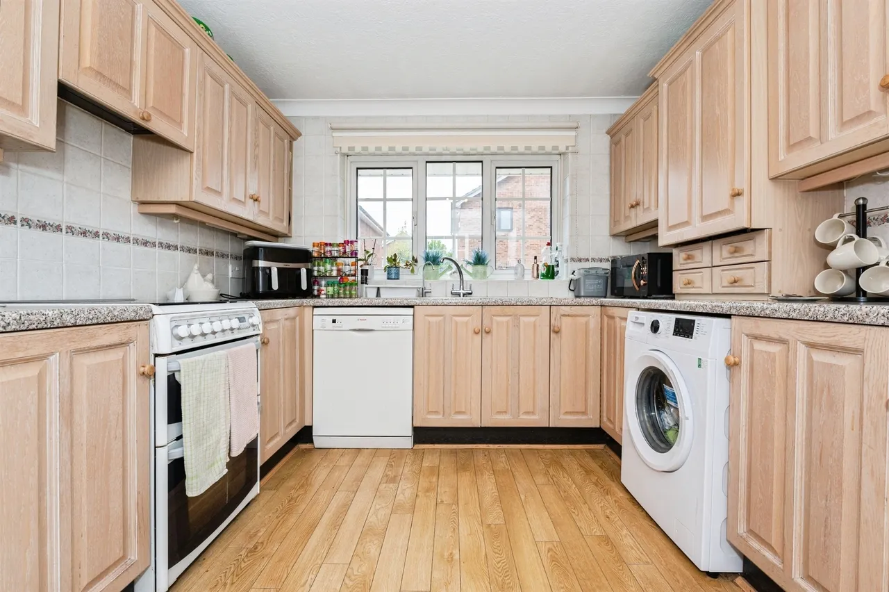 Mcleod Close, Grays, RM17, photo 2