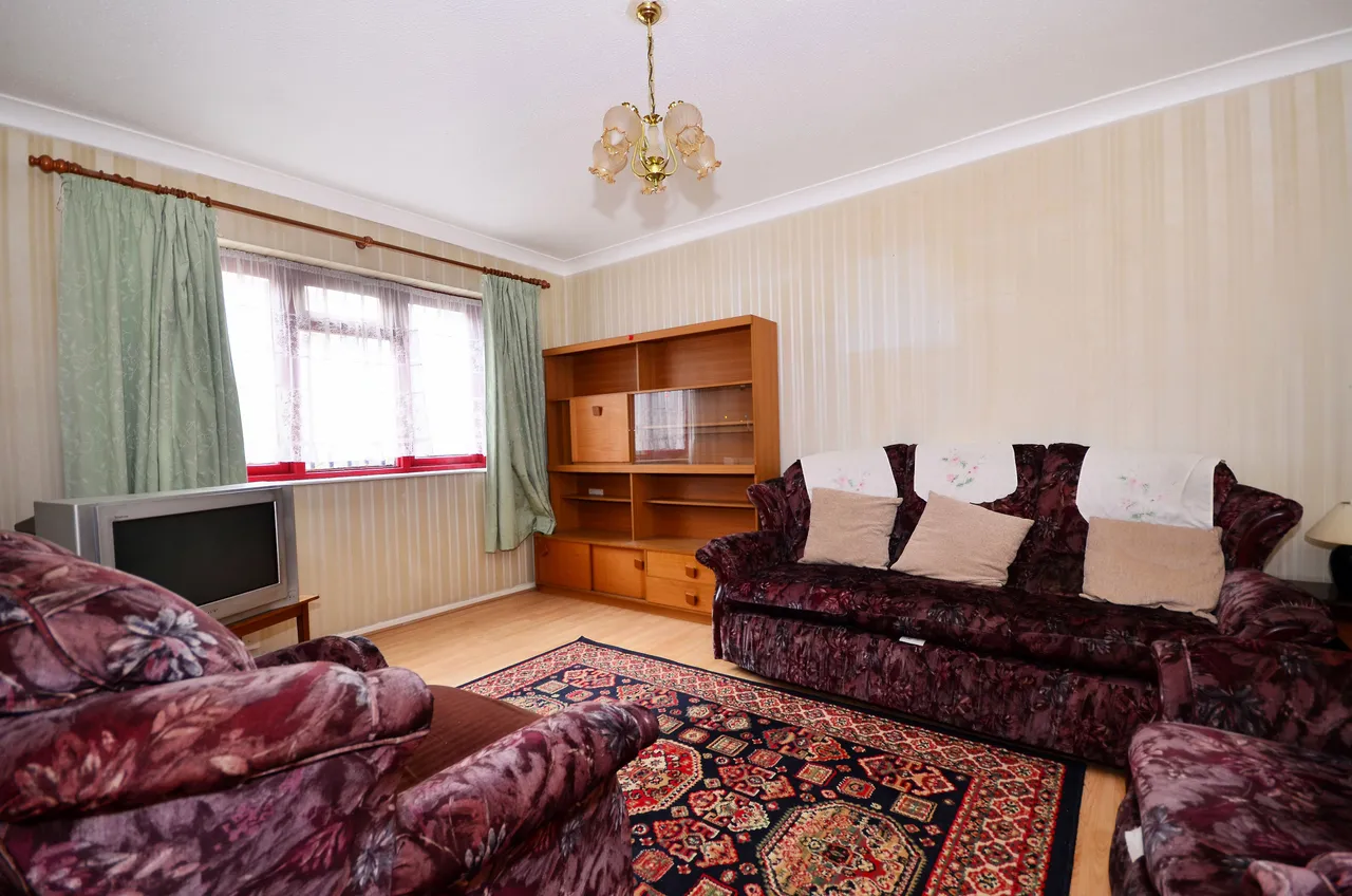 London, E15, photo 2