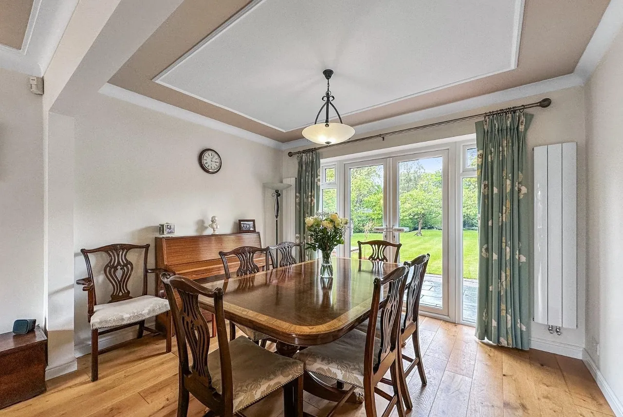 Winmarith Drive, Hale Barns, Cheshire WA15 8TJ, photo 6