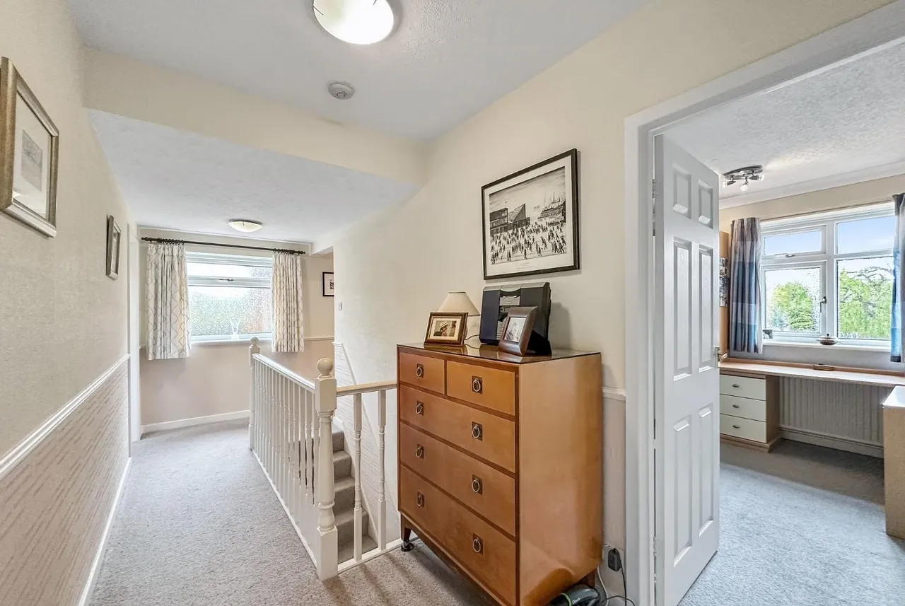 Winmarith Drive, Hale Barns, Cheshire WA15 8TJ, photo 16