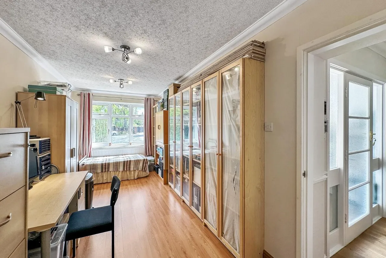 Winmarith Drive, Hale Barns, Cheshire WA15 8TJ, photo 9