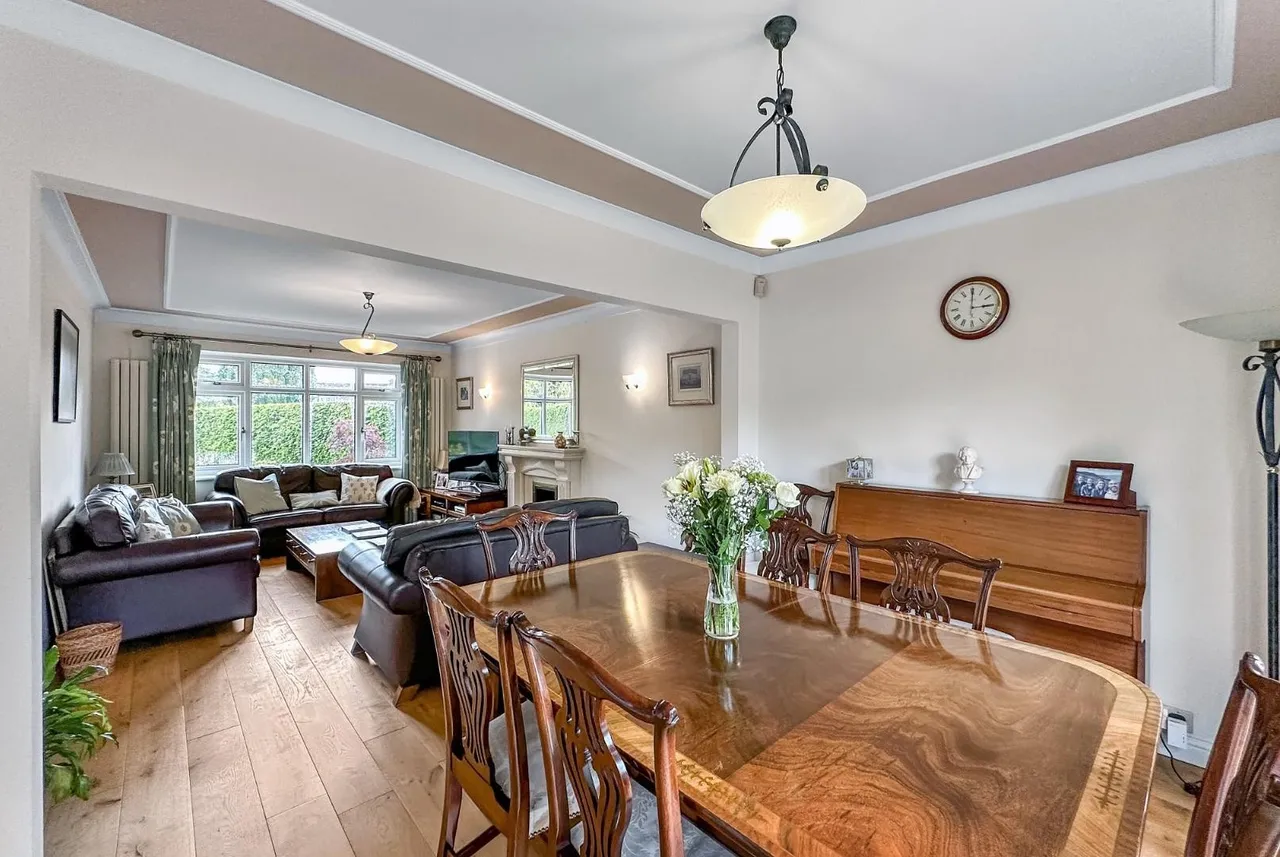 Winmarith Drive, Hale Barns, Cheshire WA15 8TJ, photo 8