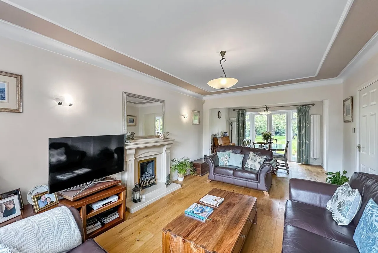 Winmarith Drive, Hale Barns, Cheshire WA15 8TJ, photo 7