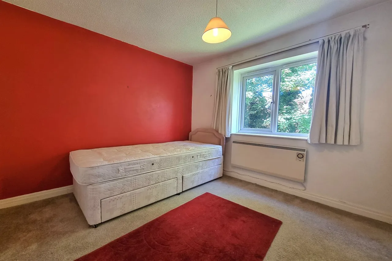 Parklands Charlton Drive, Sale, photo 14