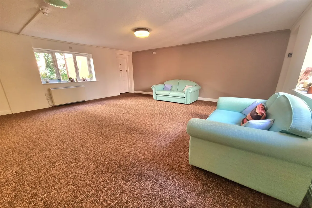 Parklands Charlton Drive, Sale, photo 4