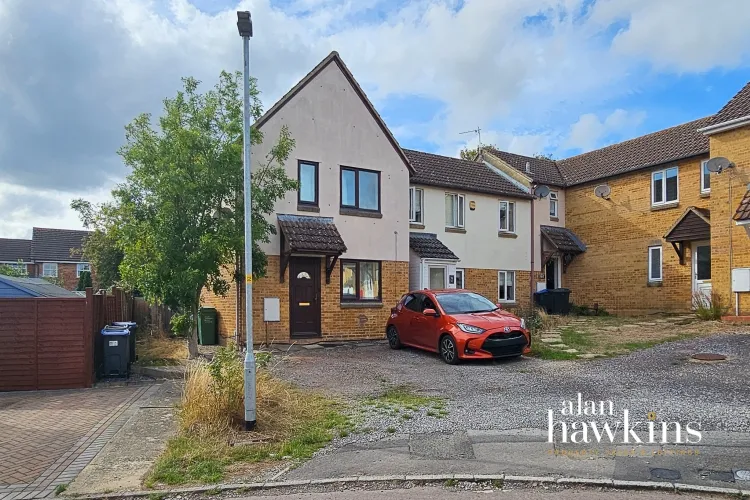 2 bed house to rent, Orchard Mead, Royal Wootton Bassett, SN4