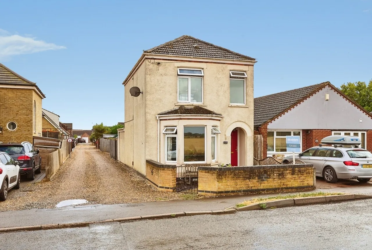 3 bed character property for sale — Estover Road, March