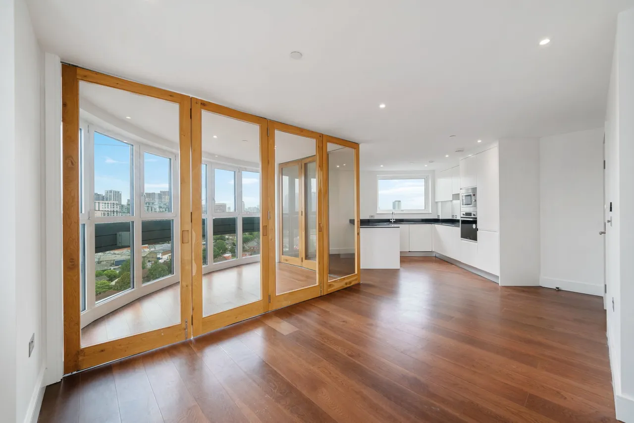 Western Gateway, London, E16, photo 8
