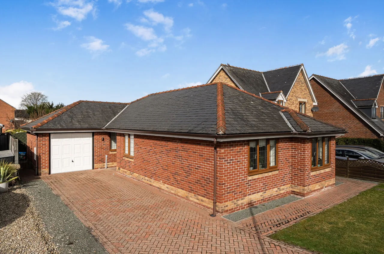 3 bed house for sale, Orchard Croft, Llandrinio