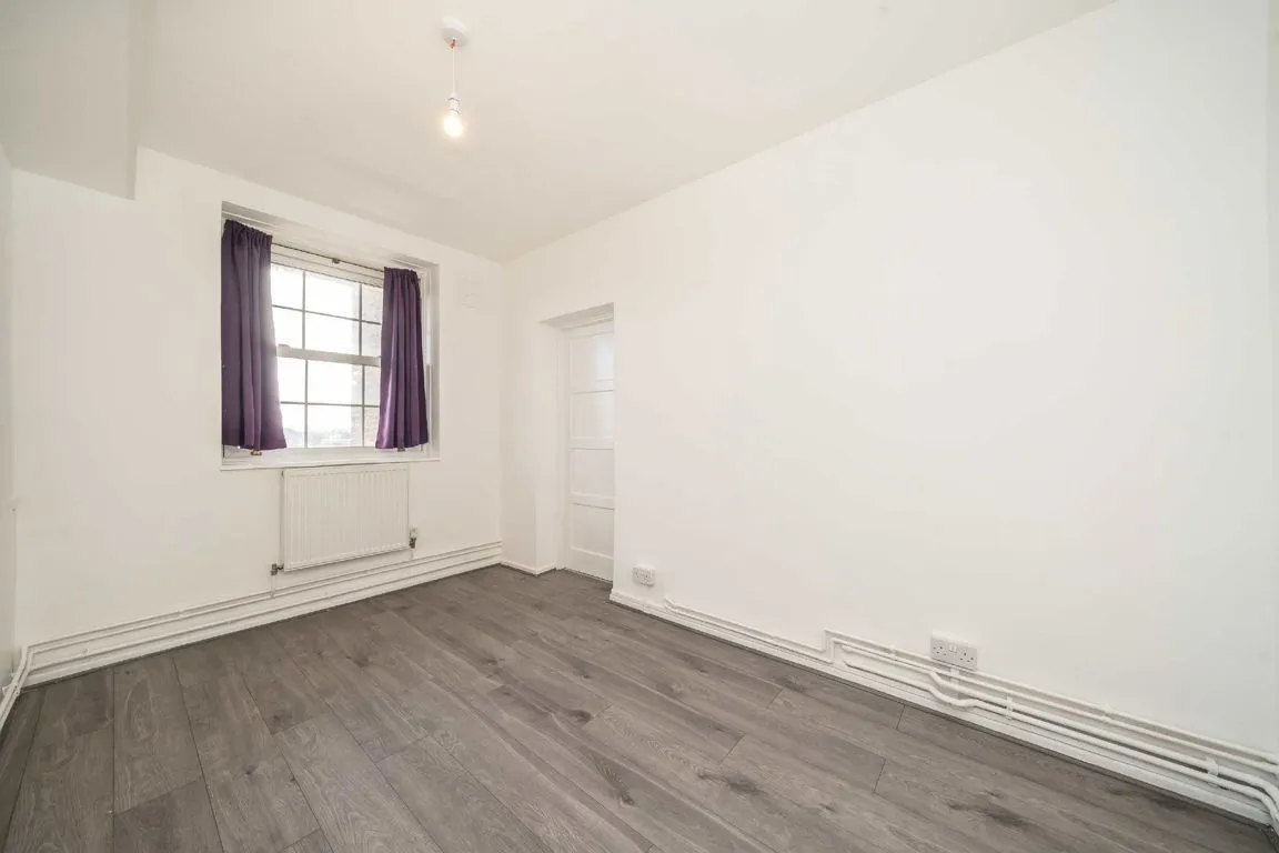 Worsopp Drive, SW4, photo 5