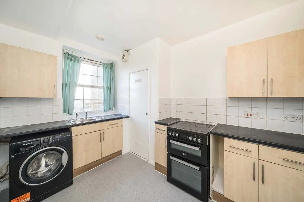Worsopp Drive, SW4, photo 3